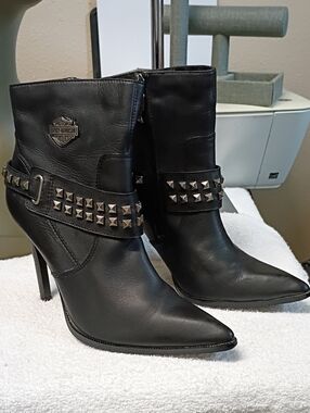 Harley-Davidson Women's Black Studded Leather Ankle Boots